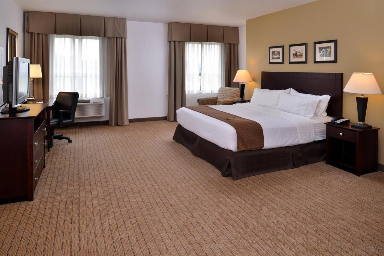 Holiday Inn Madison At The American Center By Ihg Exteriér fotografie