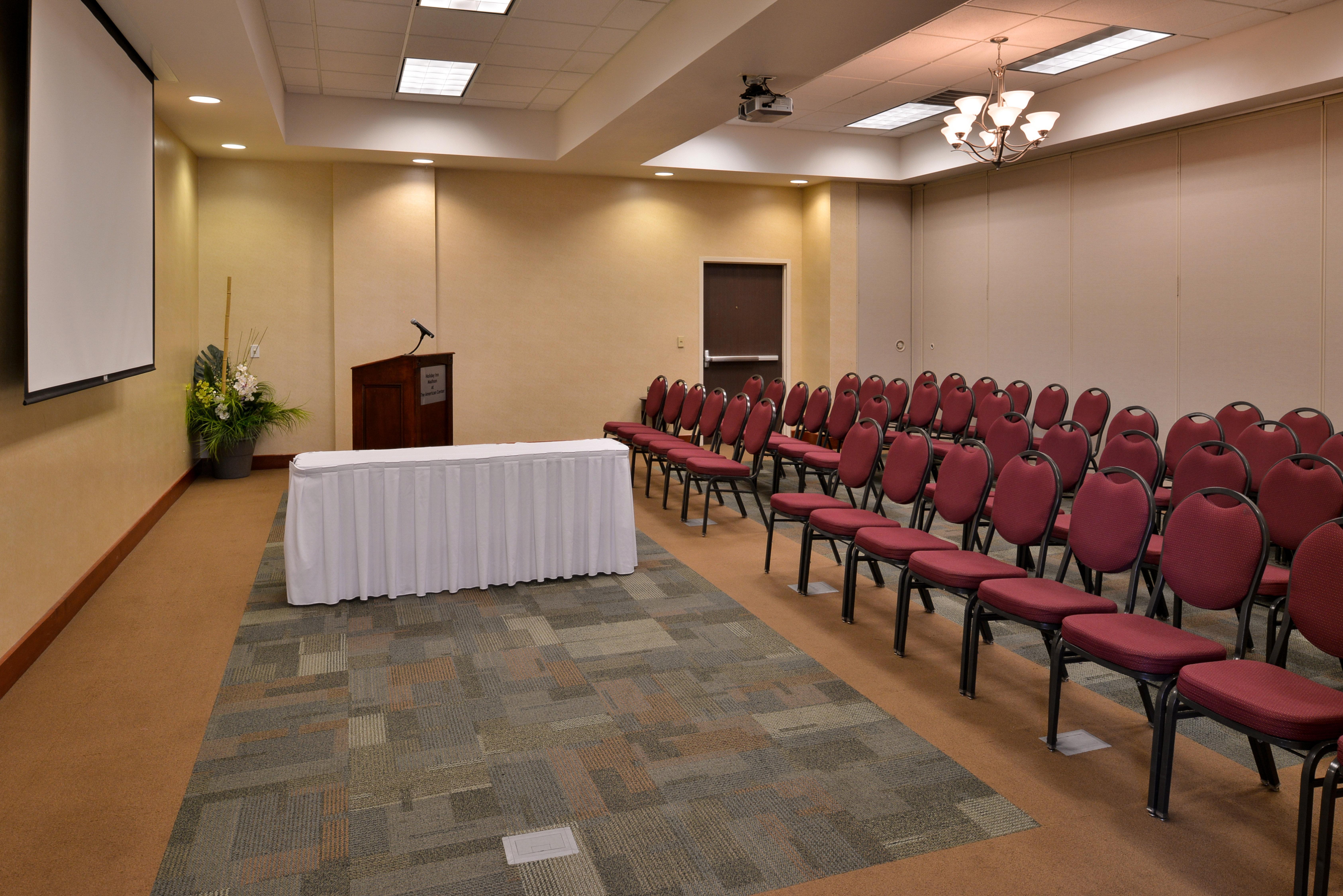 Holiday Inn Madison At The American Center By Ihg Exteriér fotografie
